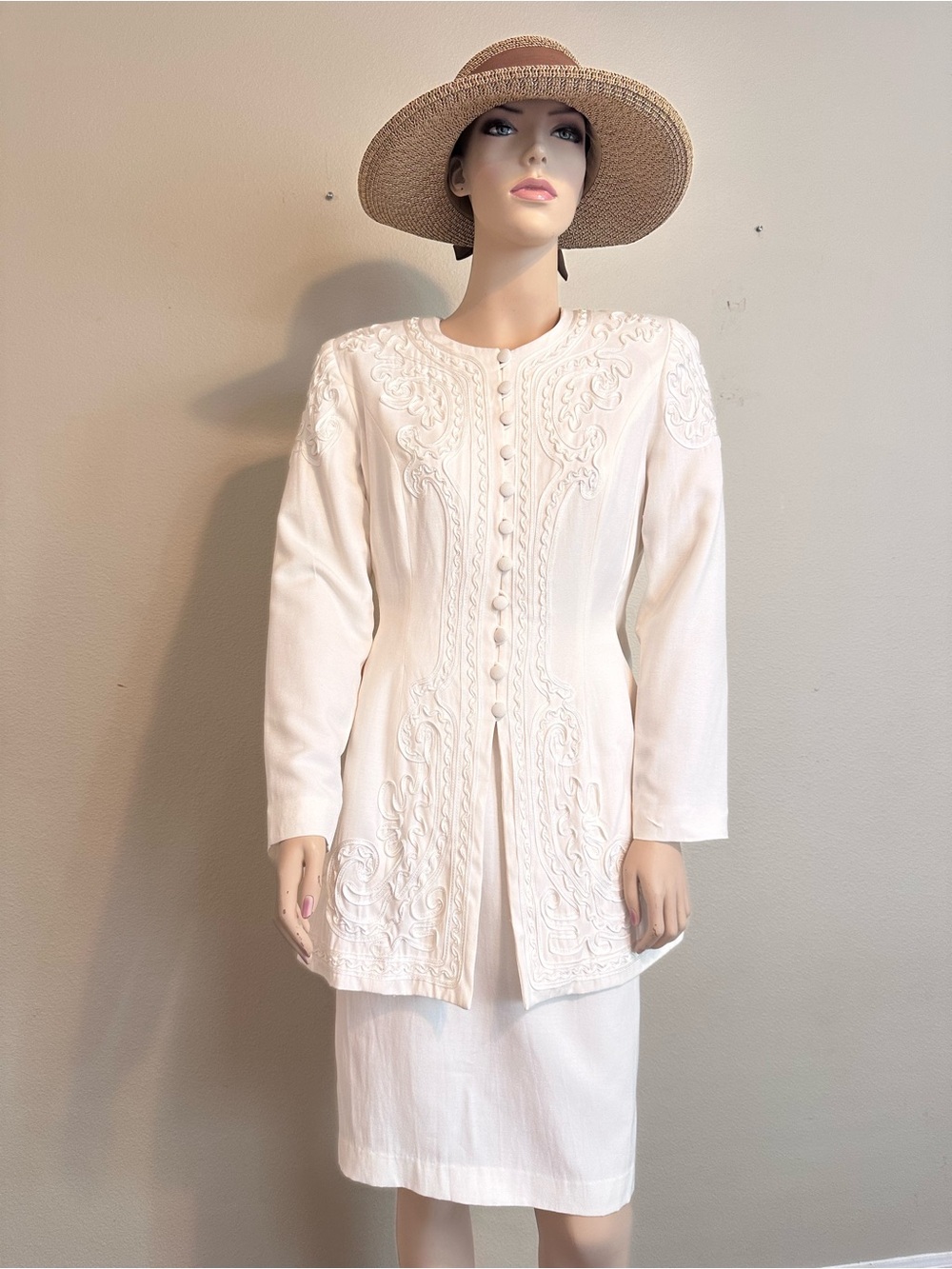 R&M Richards Karen Kwong Vintage Embroidery Skirt Suit Set White Sz 8